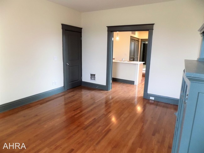 Building Photo - 4144 De Tonty St