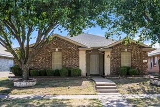 Building Photo - 604 Horseshoe Ct