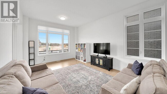 Building Photo - 21 Wintergreen Ln