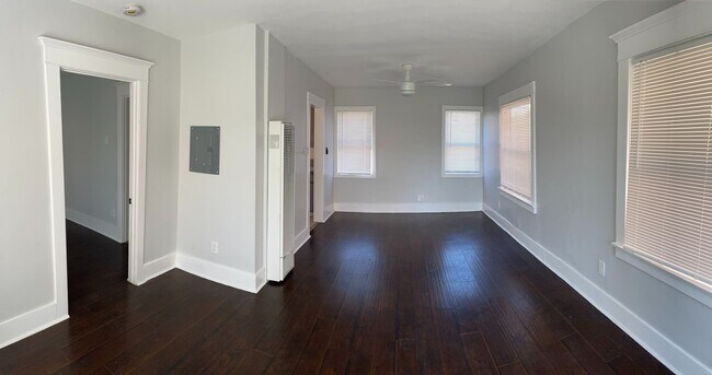 Foto del edificio - 219 W 7th St