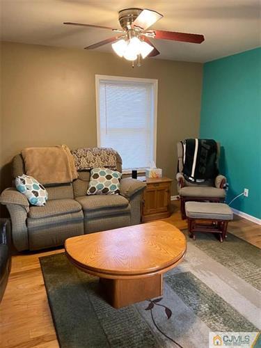 Foto del edificio - 26 Roosevelt Ave