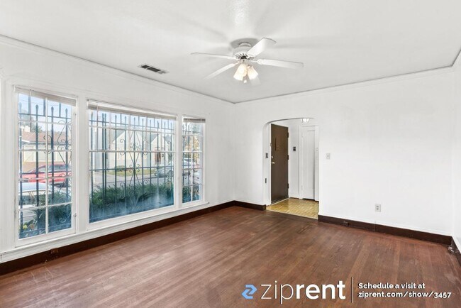 Foto del edificio - 7327 Holly St