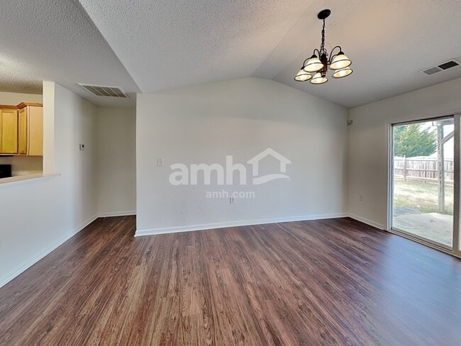 Foto del edificio - 127 Hampshire Dr