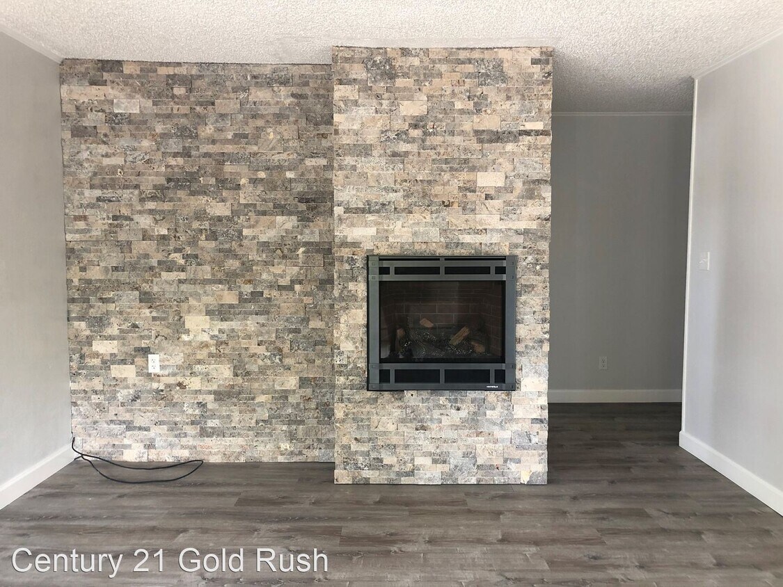 Foto del edificio - 3 br, 1.5 bath House - 804 9th Avenue