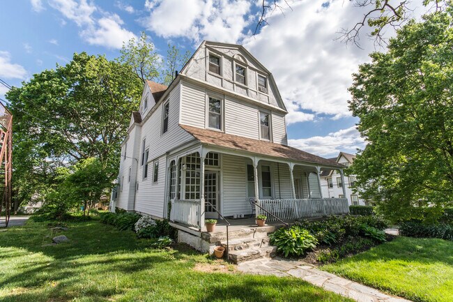 Foto del edificio - 157 Cricket Ave