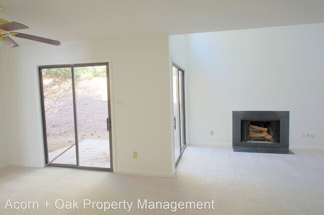 Building Photo - 3 br, 3 bath House - 4101 Five Oaks Dr, # 30