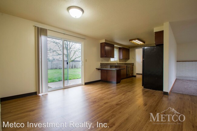 Building Photo - 3 br, 1.5 bath House - 1540 Acacia