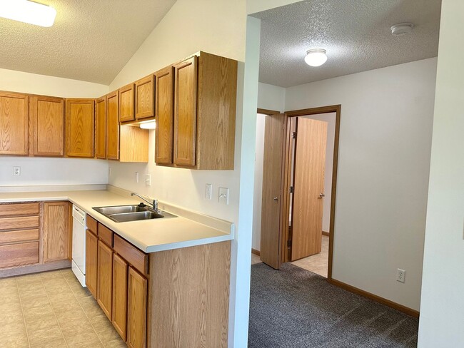 Foto del edificio - 2 Bedroom 2 bathroom - South Fargo