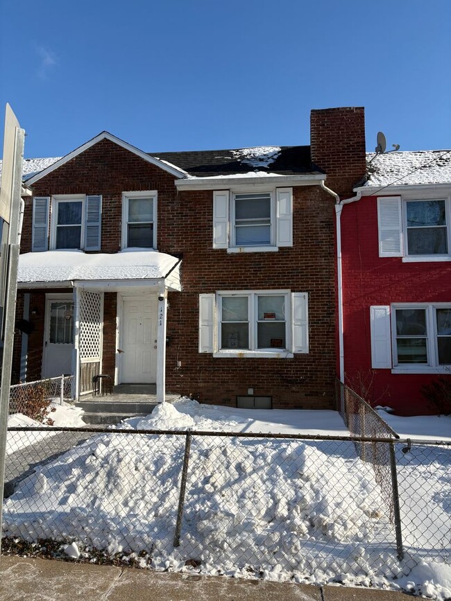 Building Photo - 121 Dauphin St