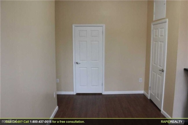 Building Photo - 1061 Halsey St