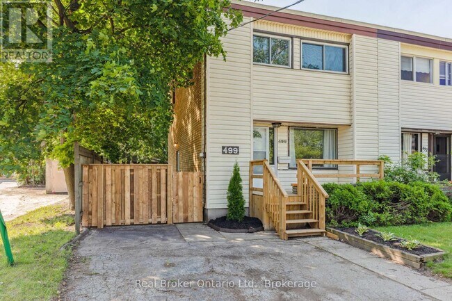 Building Photo - 499 Krug St