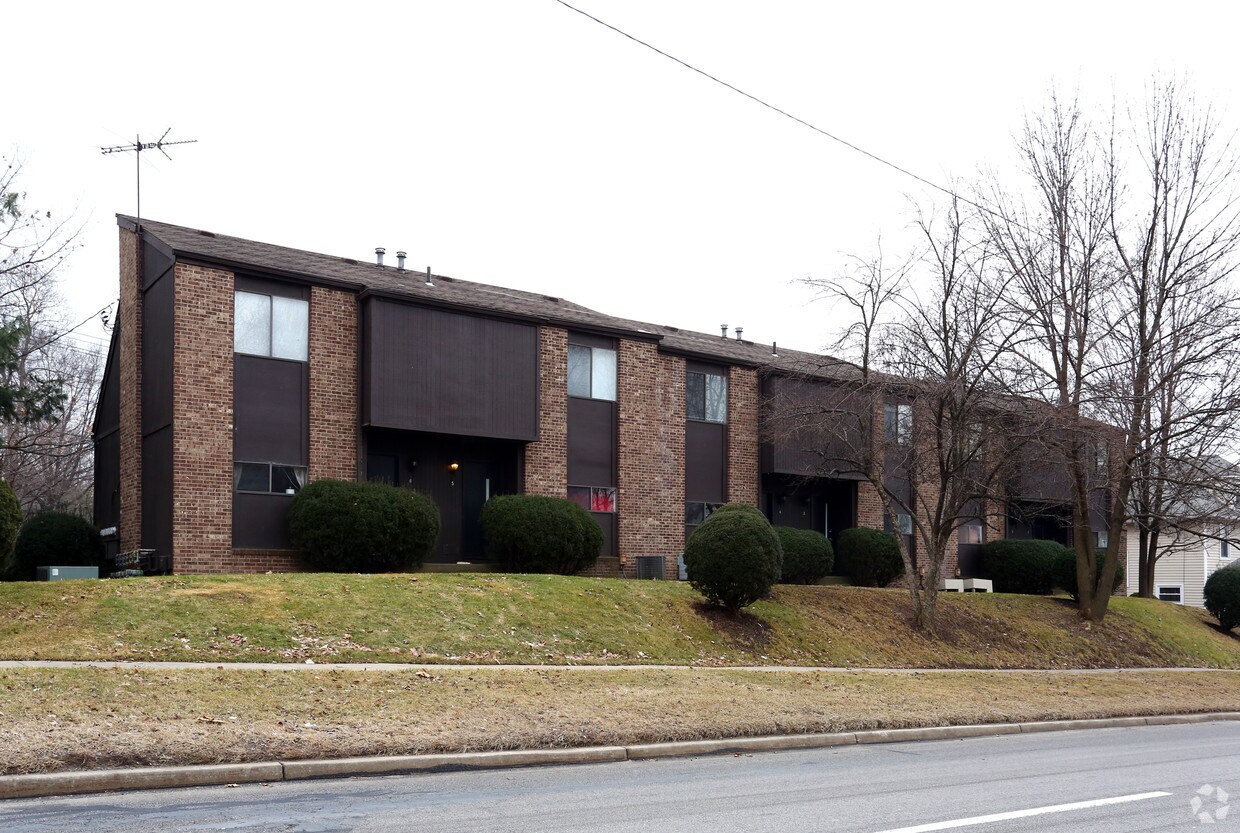 Foto principal - 338 E Portage Trl