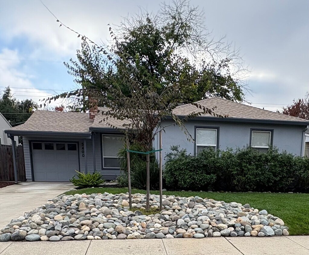 Primary Photo - *Charming 3-Bedroom Home for Rent in East Sacramento!*