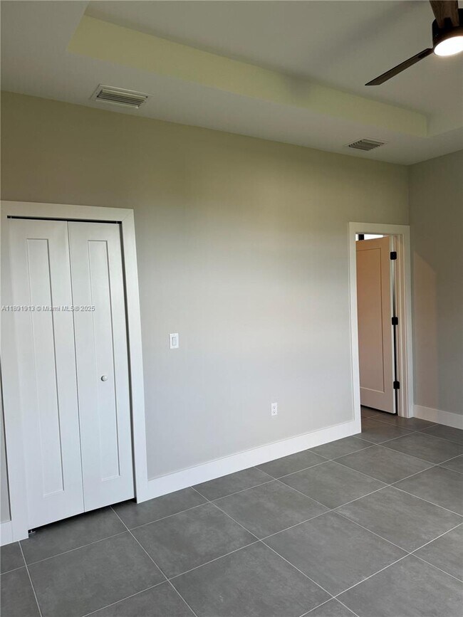 Foto del edificio - 4876-4830 30th St SW