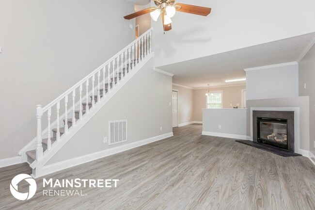 Building Photo - 2016 Spring Creek Dr