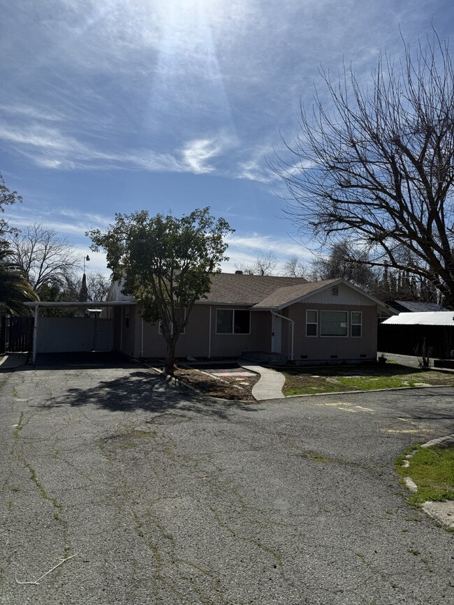 Building Photo - 161 Sunrise Dr