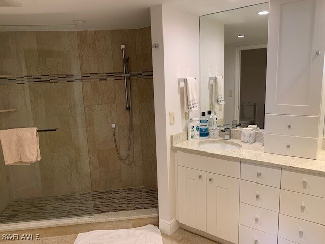 Foto del edificio - 6001 Pelican Bay Blvd