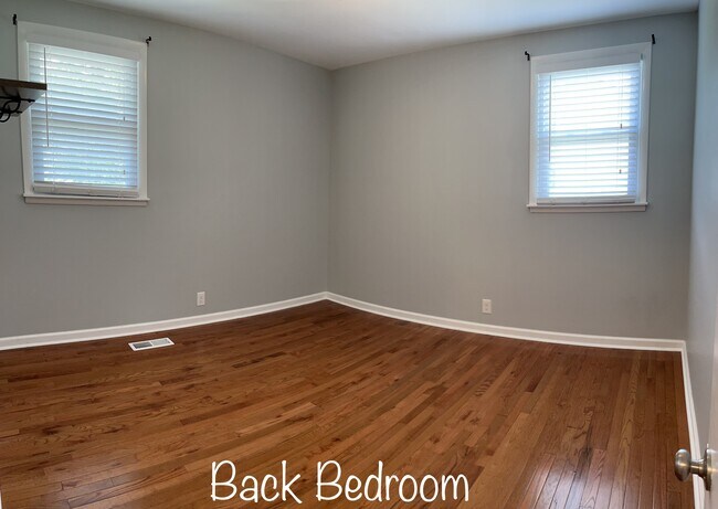 Foto del edificio - 549 Maplewood Ln