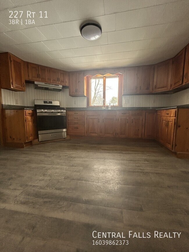 Foto del edificio - 227 Rt 11 -