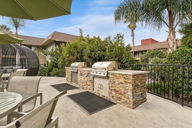 Foto del edificio - The Summit at Point Loma