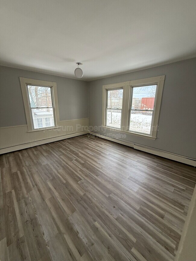 Foto del edificio - 2 Front Pl