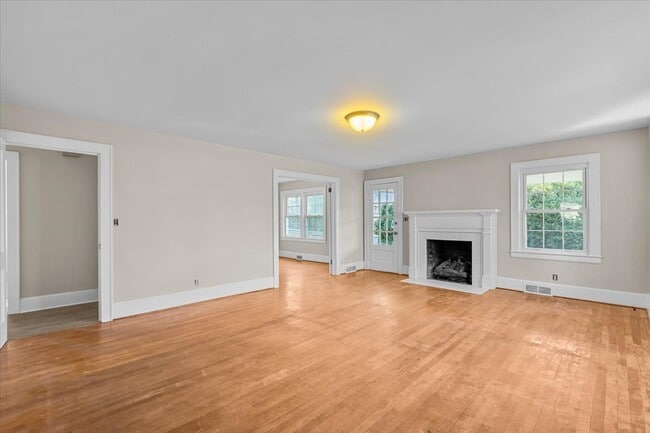 Foto del edificio - 807 Shamrock Rd