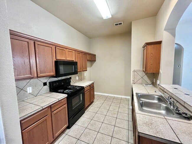 Building Photo - 1308 Piedmont Dr