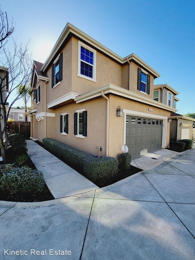 3 br, 2.5 bath House 258 Ladybug Lane House Rental in Martinez, CA