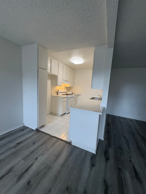 Foto del edificio - 6925 Haskell Ave