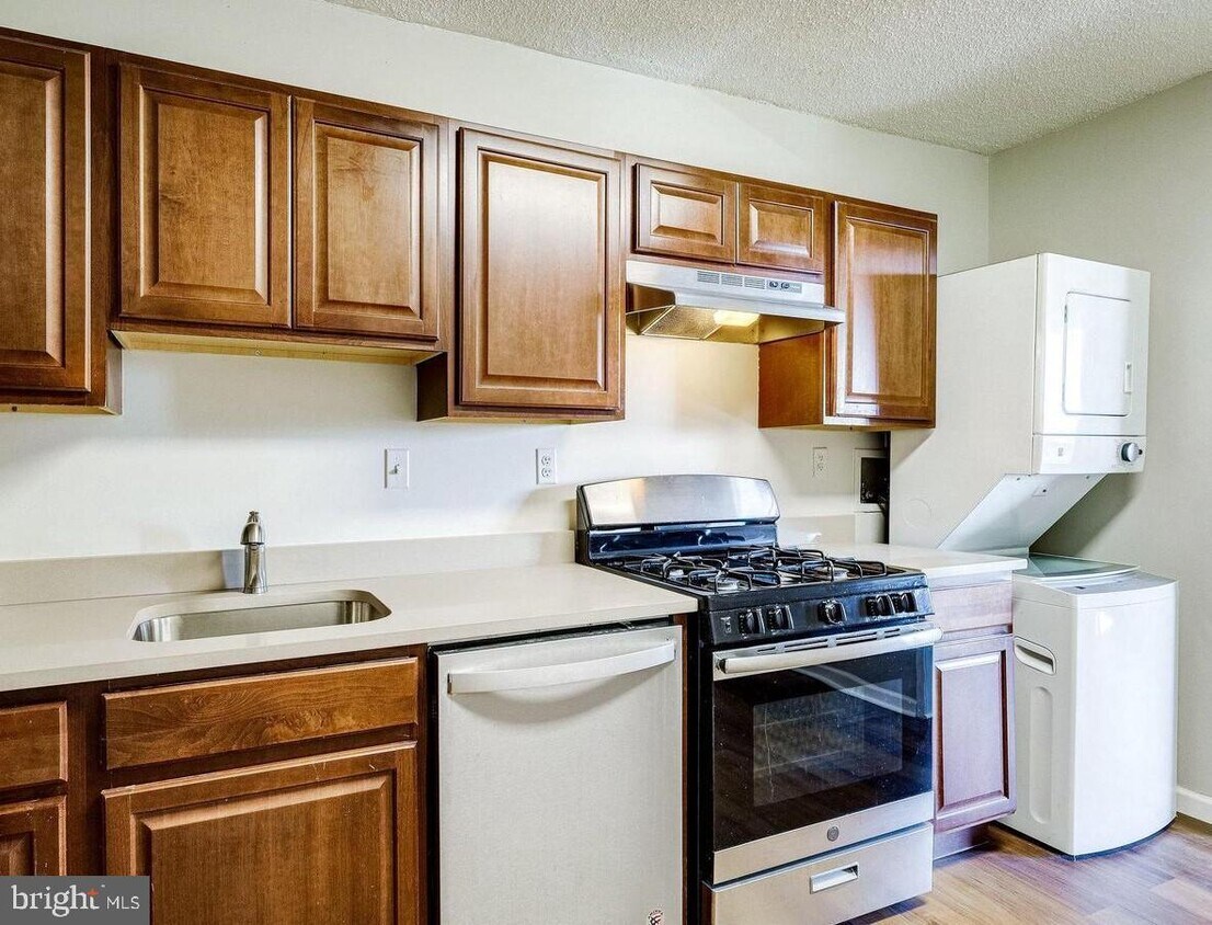 Foto principal - 3701 S George Mason Dr