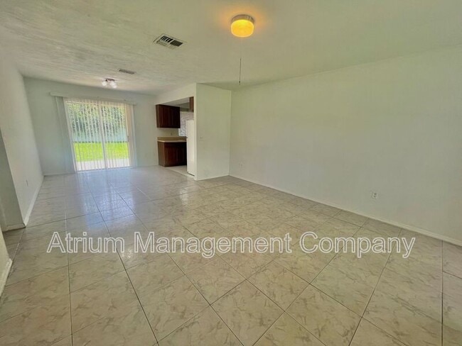 Building Photo - 1500 Coronet Dr