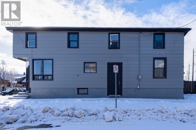 Building Photo - 24 Duke St