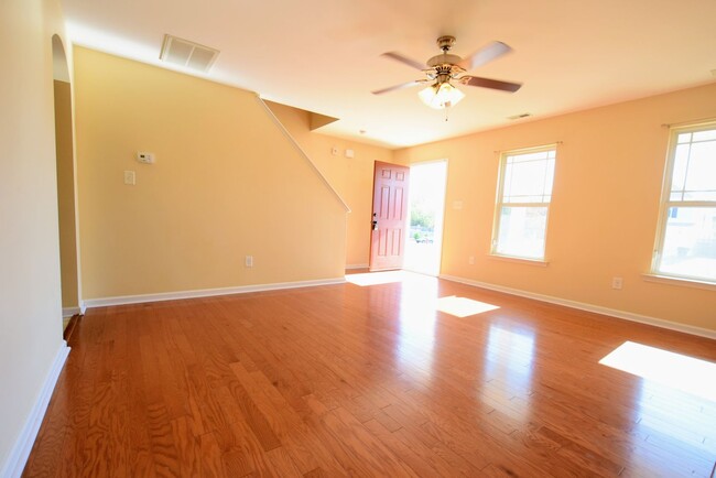 Building Photo - Highgrove at Anderson Creek