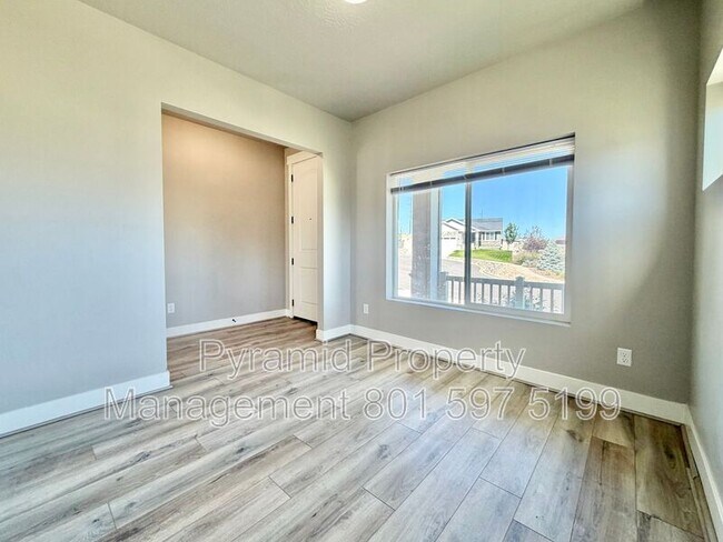 Foto del edificio - 673 W Beth Cir
