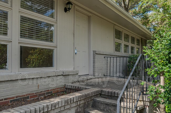 Building Photo - 108 Elder St
