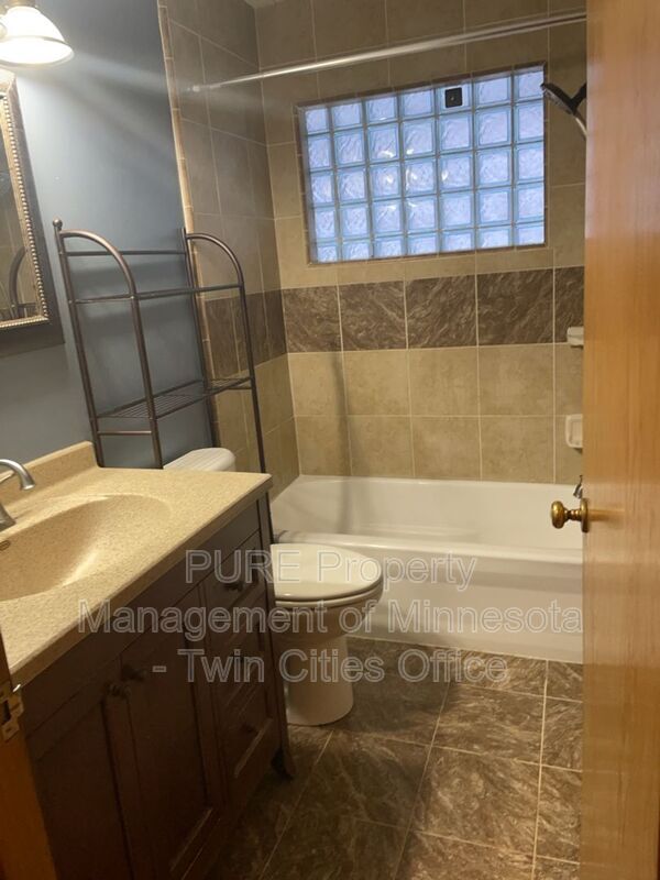 Foto del edificio - 30630 Broadway St N