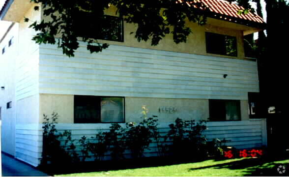 Building Photo - 14524-14530 Vose St