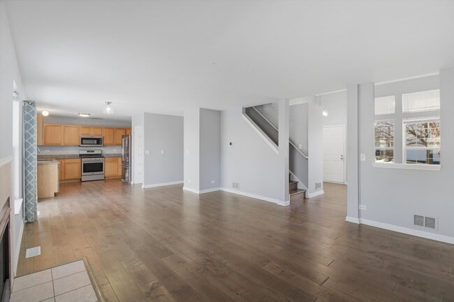 Building Photo - 138 Celebration Ct