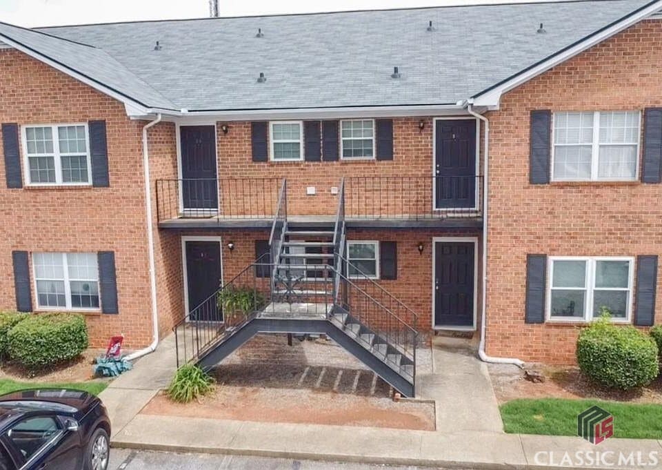 Primary Photo - 2165 S Milledge Ave