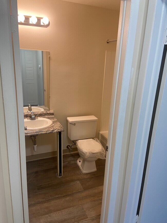 Foto del edificio - Westminster Park Apartments