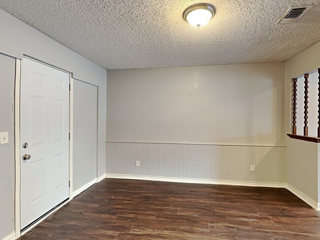 Foto del edificio - 1609 Parkhaven Dr