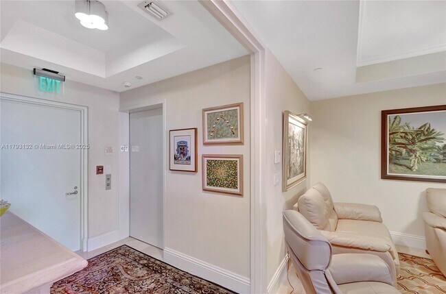 Foto del edificio - 731 Crandon Blvd