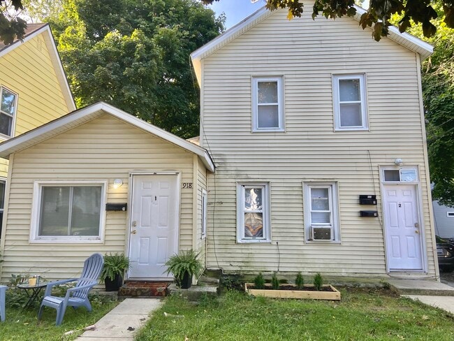 Exterior - 918 Watson St SW