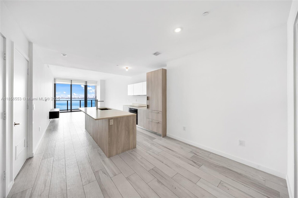 Foto principal - 480 NE 31st St