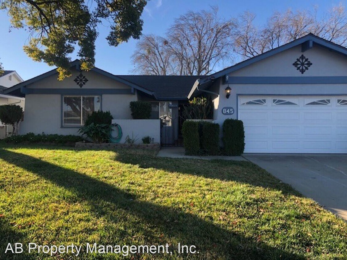 Primary Photo - 3 br, 2 bath House - 845 Sunset Drive