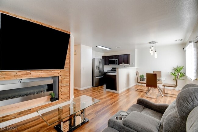 Foto del edificio - 2529 Charleville Ave