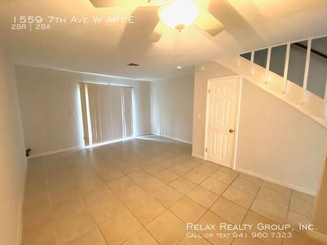 Building Photo - 1559 7th Ave W