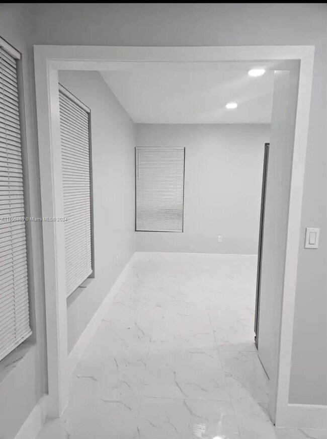 Foto del edificio - 3363 NW 35th St