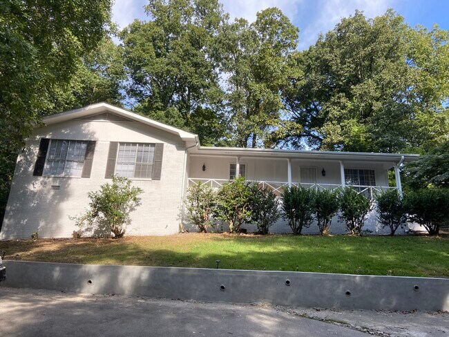 Foto del edificio - 3807 Lightfoot Mill Rd