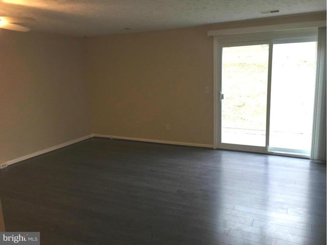 Building Photo - 909 Highpointe Blvd